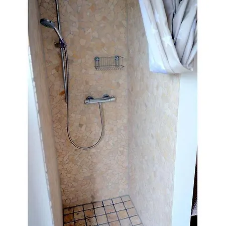 בית נופש Gallery Comfortable *
